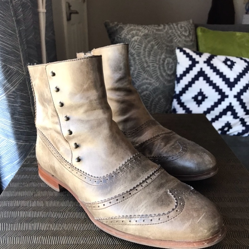 Cole Hann women’s boots